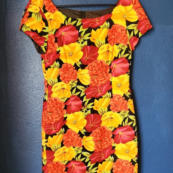 Summer dress - Picture 1 of 3